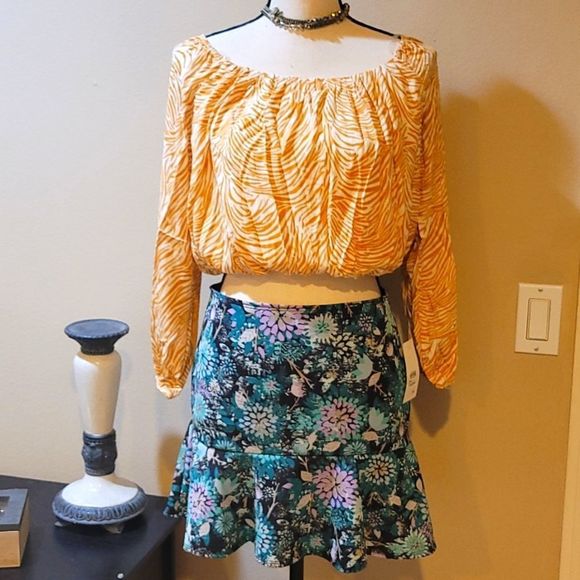 Nordstrom Dresses & Skirts - 🔷️SALE 2/$28🔷️Mini Skirt in Turquoise Green floral sz Med